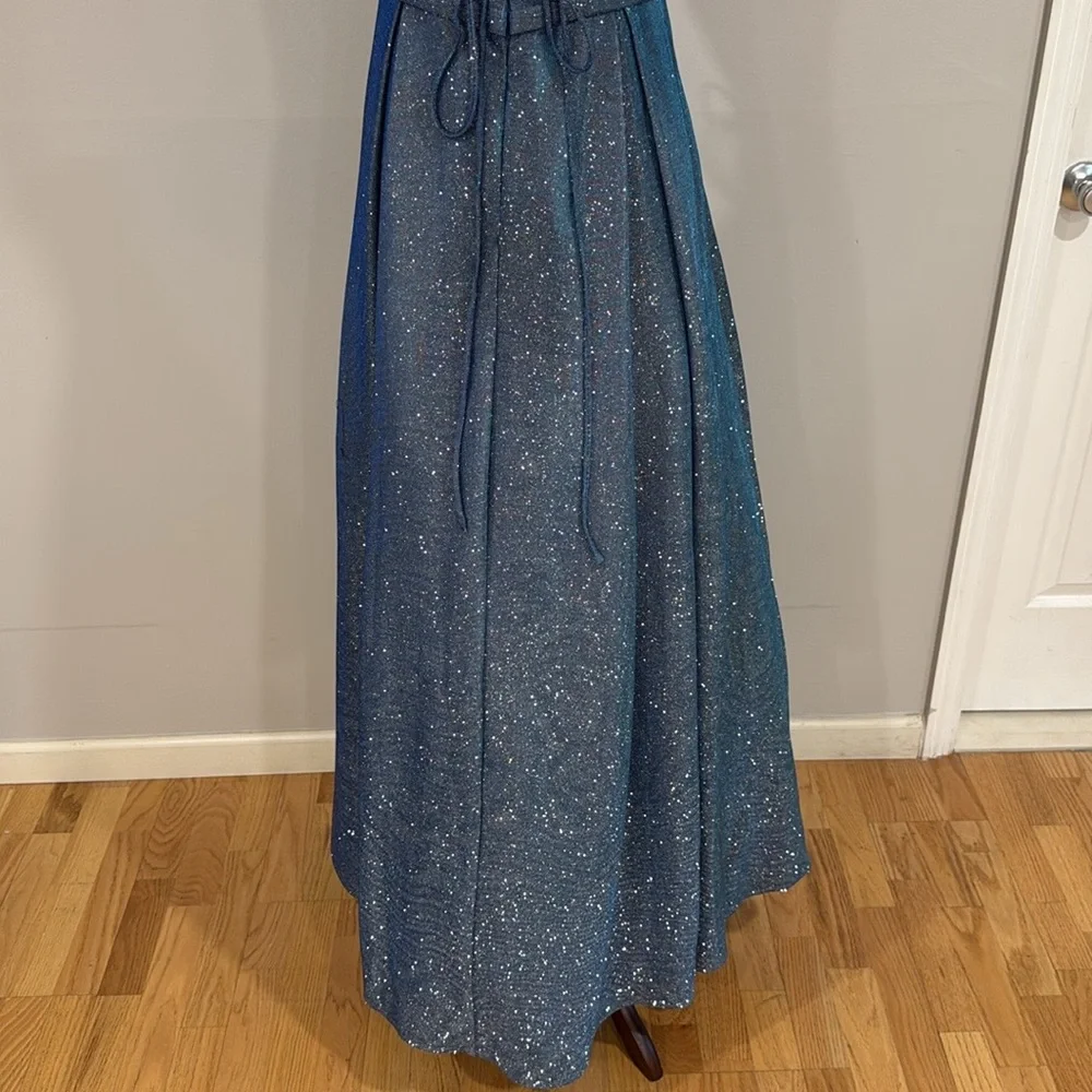 David’s Bridal Illusion Plunge Iridescent Metallic Ball Gown - Picture 11 of 13